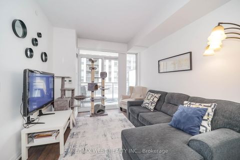 Photo 3 at 229 - 99 Eagle Rock Way, Rural Vaughan, Vaughan