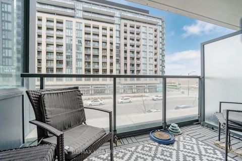 Photo 5 at 229 - 99 Eagle Rock Way, Rural Vaughan, Vaughan