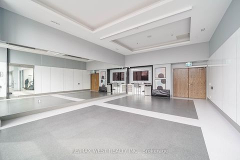 Photo 7 at 229 - 99 Eagle Rock Way, Rural Vaughan, Vaughan