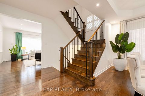 Photo 13 at 102 Serano Crescent, Jefferson, Richmond Hill