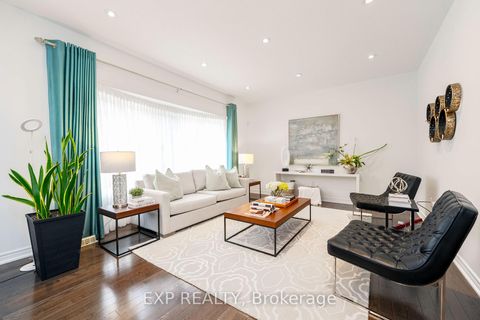 Photo 14 at 102 Serano Crescent, Jefferson, Richmond Hill