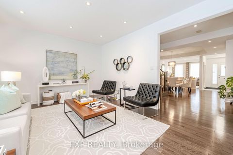 Photo 15 at 102 Serano Crescent, Jefferson, Richmond Hill