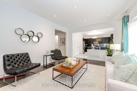 Photo 16 at 102 Serano Crescent, Jefferson, Richmond Hill