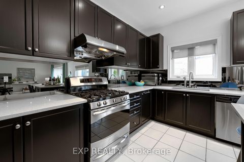 Photo 20 at 102 Serano Crescent, Jefferson, Richmond Hill