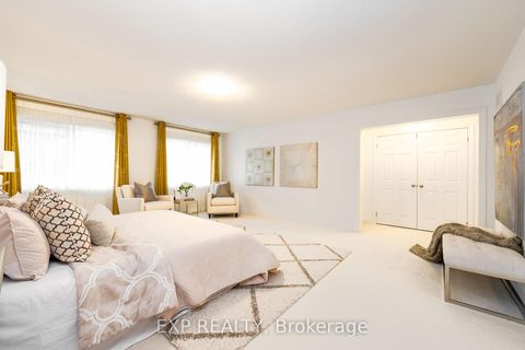 Photo 24 at 102 Serano Crescent, Jefferson, Richmond Hill