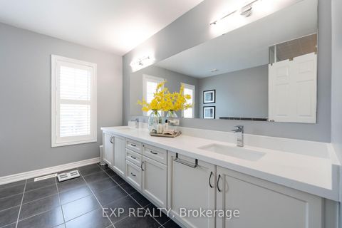 Photo 25 at 102 Serano Crescent, Jefferson, Richmond Hill