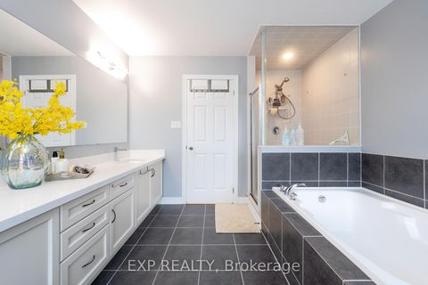 Photo 26 at 102 Serano Crescent, Jefferson, Richmond Hill