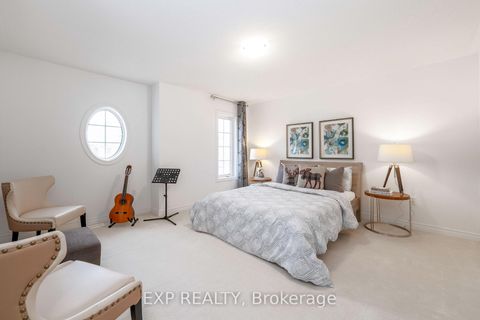 Photo 34 at 102 Serano Crescent, Jefferson, Richmond Hill