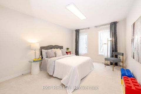 Photo 36 at 102 Serano Crescent, Jefferson, Richmond Hill