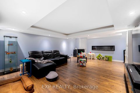 Photo 41 at 102 Serano Crescent, Jefferson, Richmond Hill