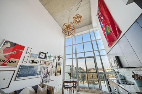 Photo 3 at 714 - 5 Hanna Avenue, Niagara, Toronto