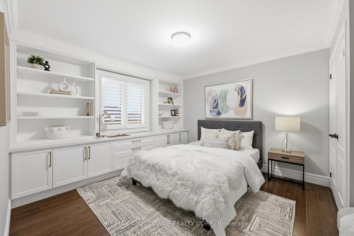 Photo 28 at 2225 Glazebrook Circle, WM Westmount, Oakville