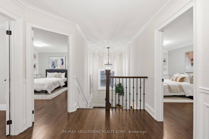 Photo 34 at 2225 Glazebrook Circle, WM Westmount, Oakville