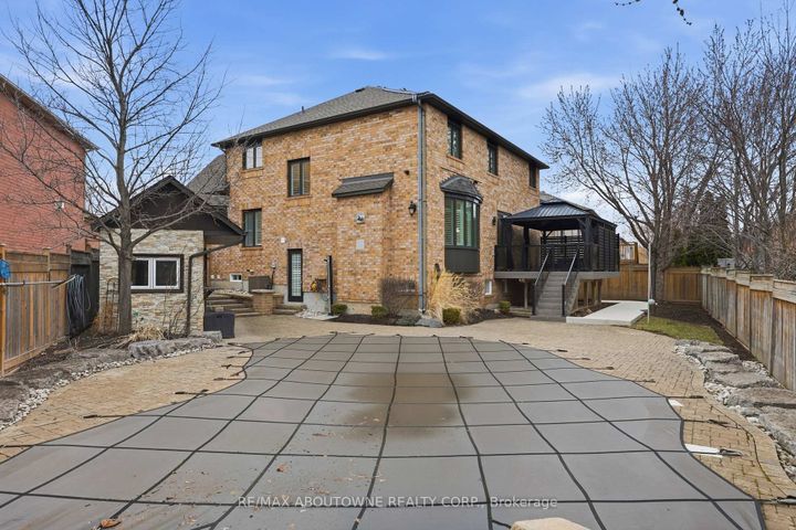 Photo 45 at 2225 Glazebrook Circle, WM Westmount, Oakville