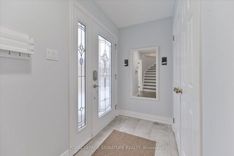 Photo 2 at 50 Eleanor Circle, South Richvale, Richmond Hill