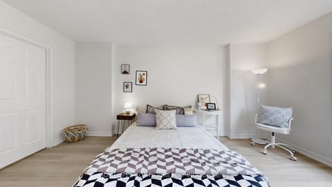 Photo 10 at 306 - 9 Chalmers Road, Doncrest, Richmond Hill