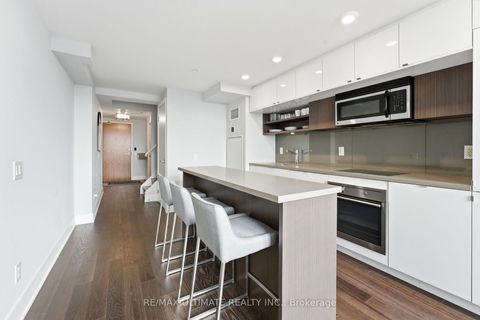 Photo 8 at 811 - 111 St Clair Avenue W, St. Clair, Toronto