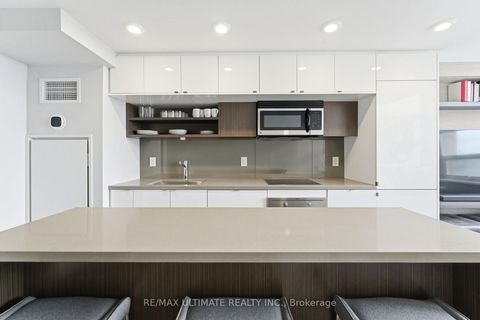 Photo 9 at 811 - 111 St Clair Avenue W, St. Clair, Toronto