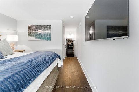 Photo 13 at 811 - 111 St Clair Avenue W, St. Clair, Toronto