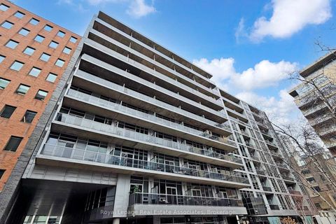 Photo 1 at 814 - 399 Adelaide Street W, Waterfront Communities C1, Toronto