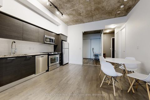 Photo 5 at 814 - 399 Adelaide Street W, Waterfront Communities C1, Toronto