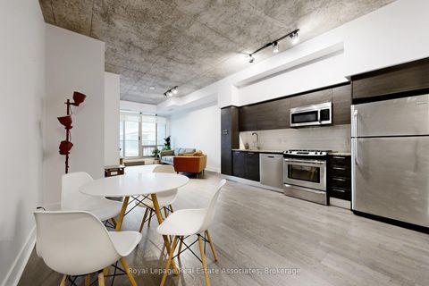 Photo 6 at 814 - 399 Adelaide Street W, Waterfront Communities C1, Toronto