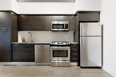 Photo 8 at 814 - 399 Adelaide Street W, Waterfront Communities C1, Toronto