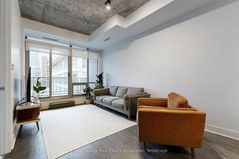 Photo 12 at 814 - 399 Adelaide Street W, Waterfront Communities C1, Toronto