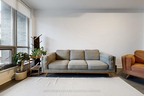 Photo 17 at 814 - 399 Adelaide Street W, Waterfront Communities C1, Toronto