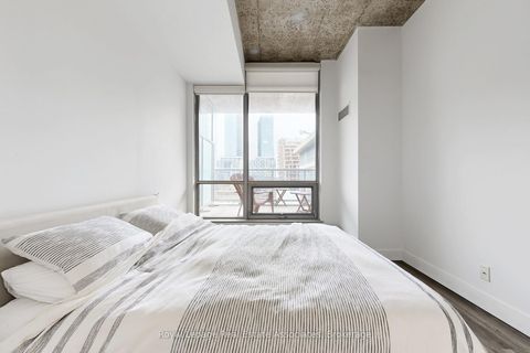 Photo 19 at 814 - 399 Adelaide Street W, Waterfront Communities C1, Toronto