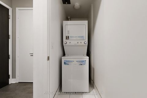 Photo 28 at 814 - 399 Adelaide Street W, Waterfront Communities C1, Toronto