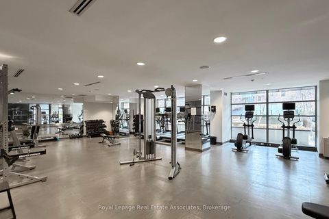 Photo 37 at 814 - 399 Adelaide Street W, Waterfront Communities C1, Toronto