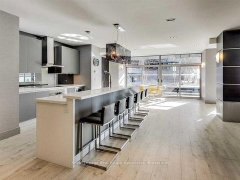 Photo 40 at 814 - 399 Adelaide Street W, Waterfront Communities C1, Toronto