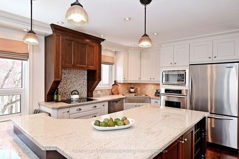 Photo 18 at 34 Pandora Court, Devonsleigh, Richmond Hill