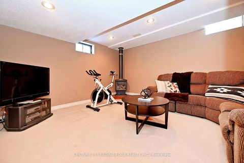 Photo 37 at 34 Pandora Court, Devonsleigh, Richmond Hill