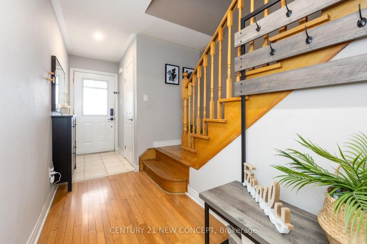 Photo 6 at 46 Maple Sugar Lane, Patterson, Vaughan