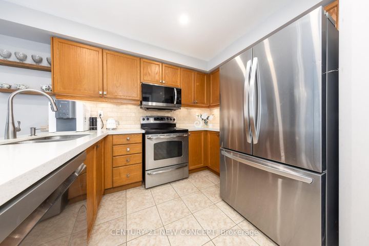 Photo 8 at 46 Maple Sugar Lane, Patterson, Vaughan