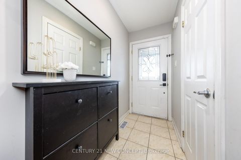 Photo 5 at 46 Maple Sugar Lane, Patterson, Vaughan