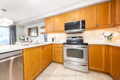 Photo 9 at 46 Maple Sugar Lane, Patterson, Vaughan