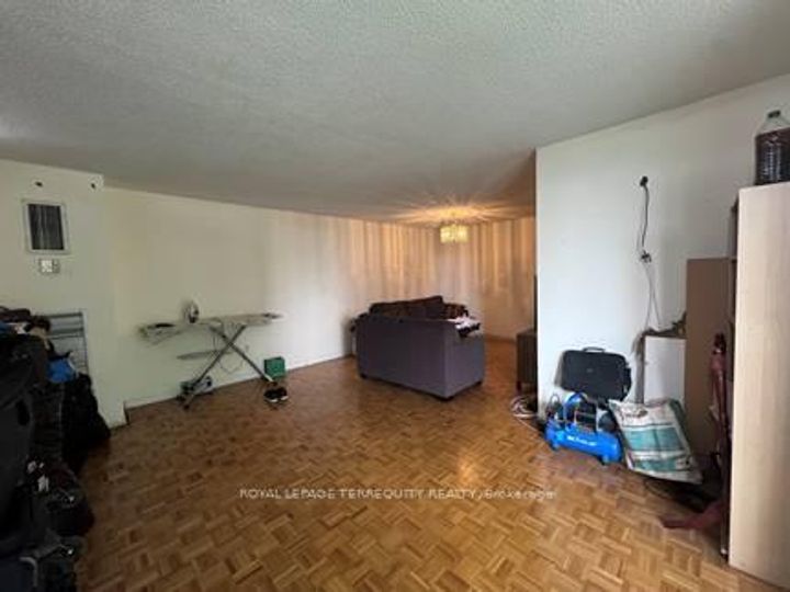 Photo 3 at 605 - 40 Panorama Court, Jamestown, Toronto