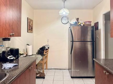 Photo 5 at 605 - 40 Panorama Court, Jamestown, Toronto