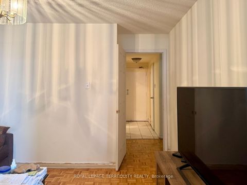 Photo 11 at 605 - 40 Panorama Court, Jamestown, Toronto