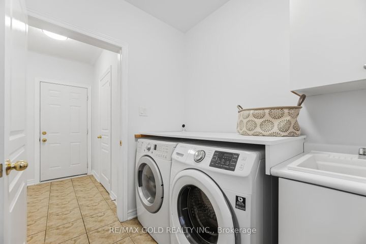 Photo 14 at 152 Father Tobin Road, Wellington, Brampton