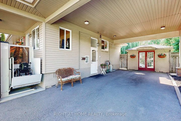 Photo 3 at 907 Fourth Street, Lakeview, Mississauga