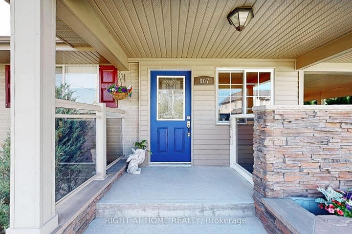 Photo 5 at 907 Fourth Street, Lakeview, Mississauga