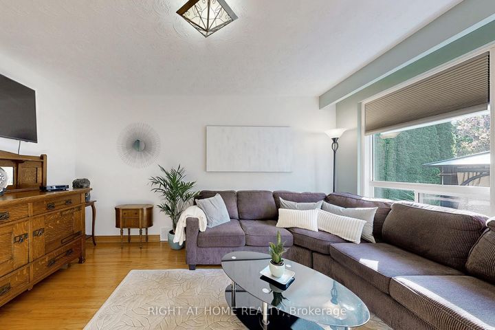 Photo 9 at 907 Fourth Street, Lakeview, Mississauga