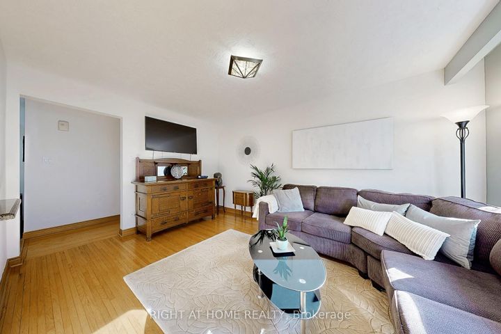 Photo 10 at 907 Fourth Street, Lakeview, Mississauga