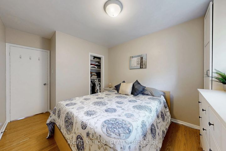 Photo 18 at 907 Fourth Street, Lakeview, Mississauga