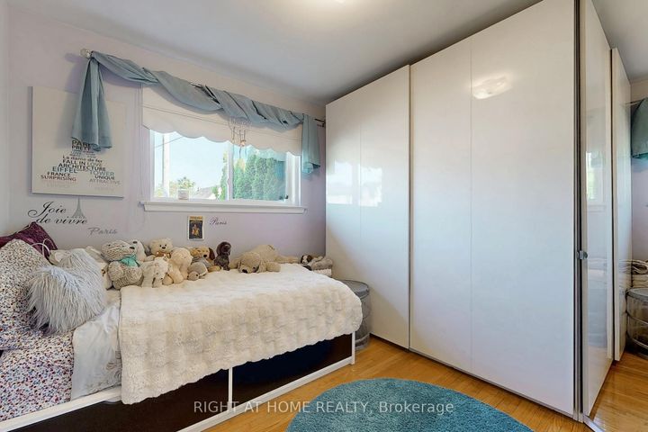 Photo 19 at 907 Fourth Street, Lakeview, Mississauga