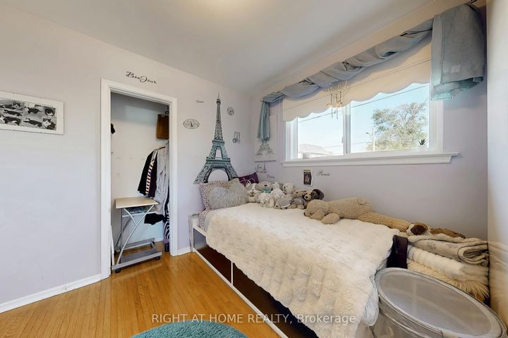 Photo 21 at 907 Fourth Street, Lakeview, Mississauga